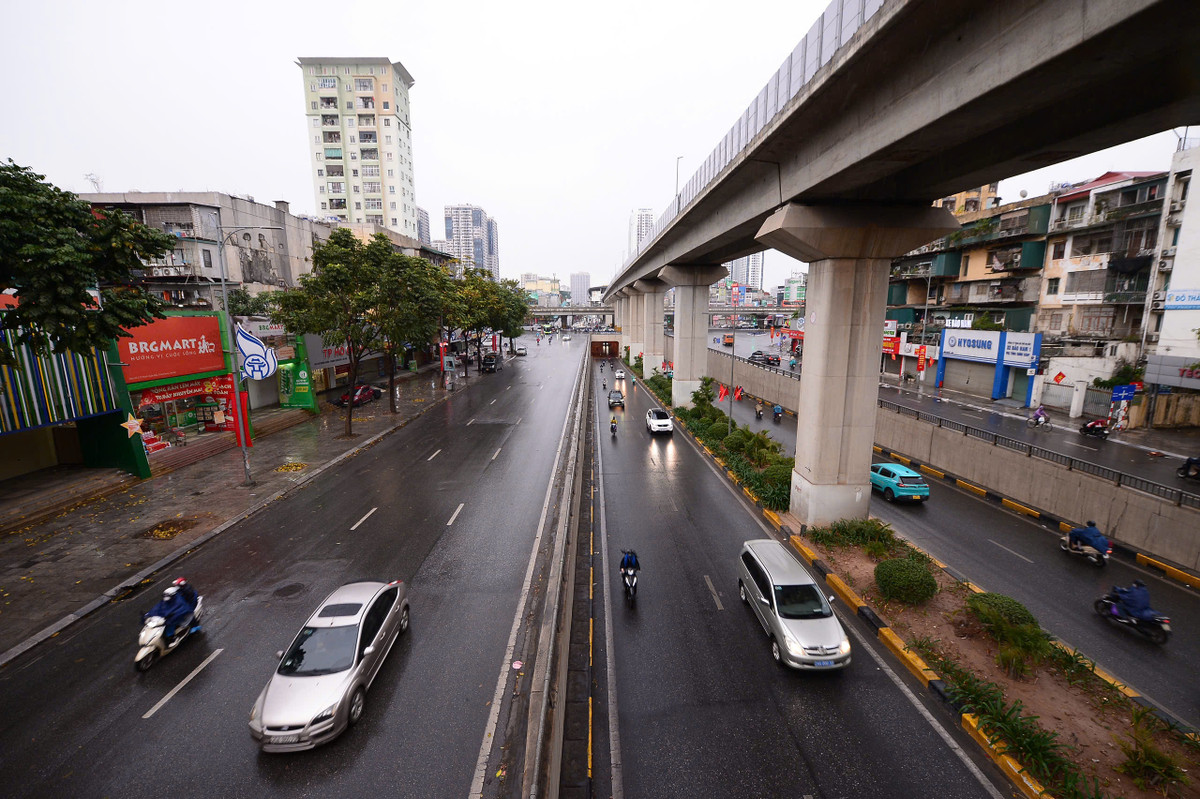 Ngày thứ 2 trong kỳ nghỉ Tết Ất Tỵ, giao thông Hà Nội bất ngờ thoáng đãng.