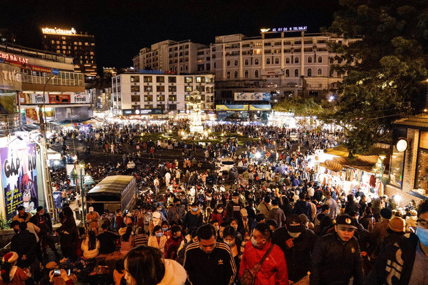 Dịp Tết dương lịch vừa qua, Đà Lạt trở thành điểm lý tưởng để cho các bạn trẻ du lịch bởi không chỉ có tiết trời se lạnh mà còn sở hữu phong cảnh nên thơ.