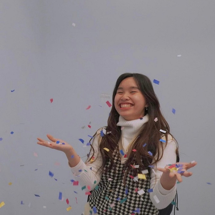 Một số video triệu view của cô nàng có thể kể đến như: “Cách tự học TOEFL để đạt 119/120”, “Một ngày đi học ở Đại học VinUniversity”, “Hành trình giành 7,2 tỷ học bổng du học Mỹ”,... Tuy nhiên, đó chưa phải toàn bộ thành tích mà cô nàng Gen Z này đạt được.