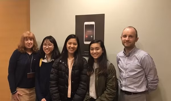 Vừng hiện còn là một người sáng tạo nội dung trên mạng xã hội. Kênh YouTube của Vừng nhận được rất nhiều sự yêu mến của khán giả. Ở đây, nữ sinh đã chia sẻ hành trình của bản thân cũng như nhiều kỹ năng mềm cần thiết cho giới trẻ như: sự tự lập, bí quyết học Tiếng Anh, quản lý tài chính cá nhân, quản lý thời gian, hoạt động hội nhập quốc tế,...