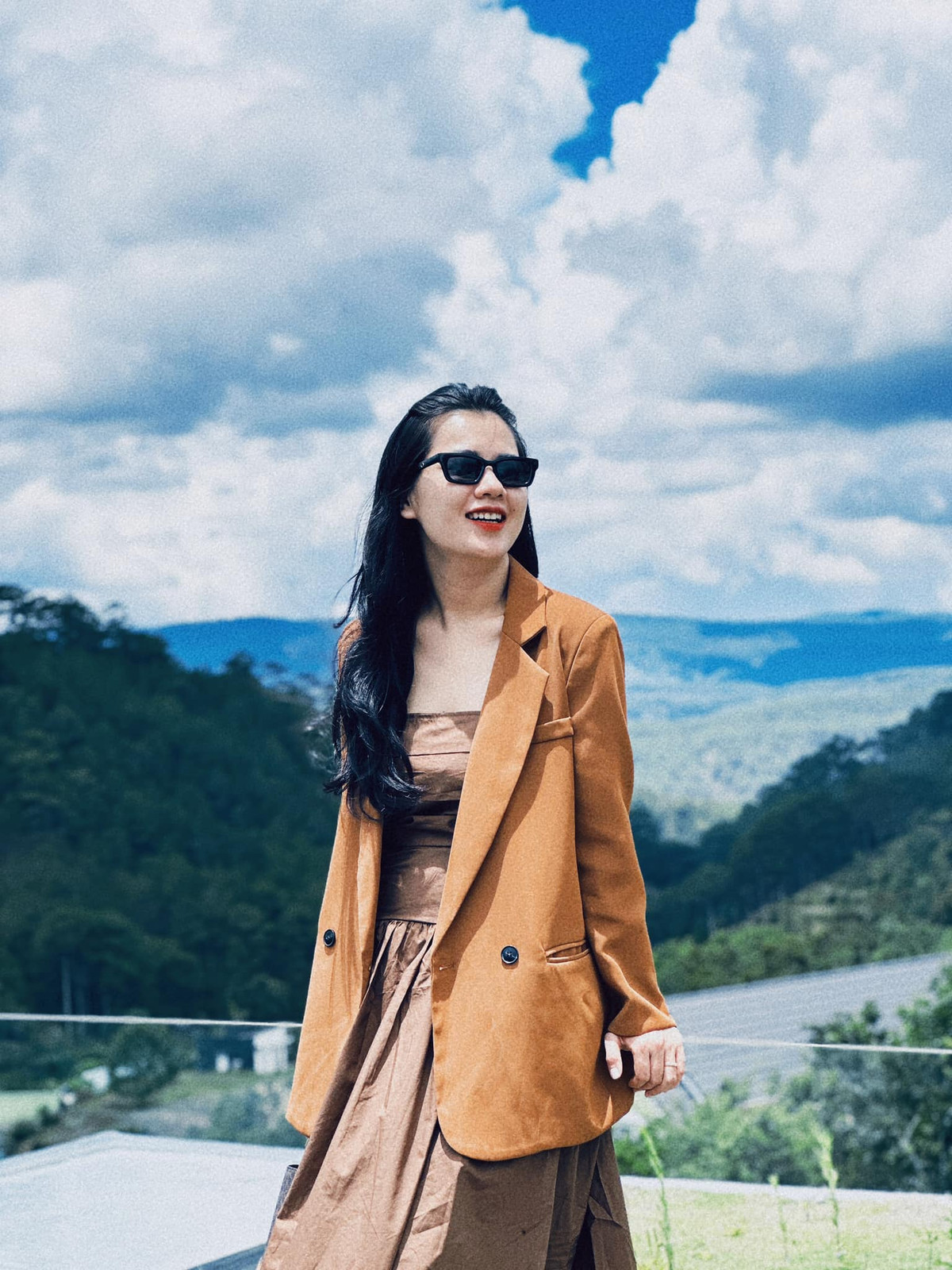 Thùy Phương cũng phát triển công việc kinh doanh online rất thuận lợi. Hình ảnh gia đình hạnh phúc của Quế Ngọc Hải khiến nhiều người ngưỡng mộ.