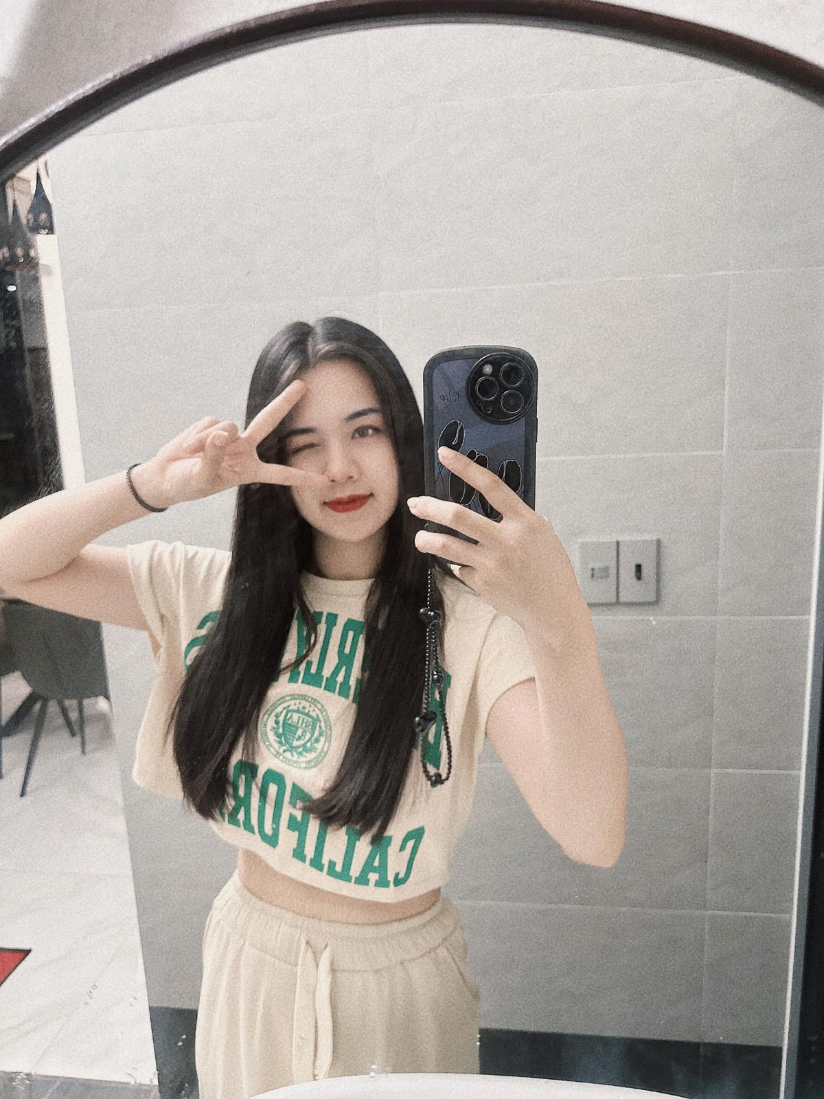 Giờ đây sau 5 năm hôn nhân, vợ chồng Quế Ngọc Hải có cuộc sống đáng mơ ước. Sự nghiệp của chàng cầu thủ ngày càng thăng hoa hơn.