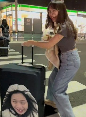 Có một cô gái bắt gặp cảnh tượng này đã quay lại và đăng tải video lên Threads, chia sẻ rằng: "Làm thế nào để ngăn chặn vali bị trộm?".