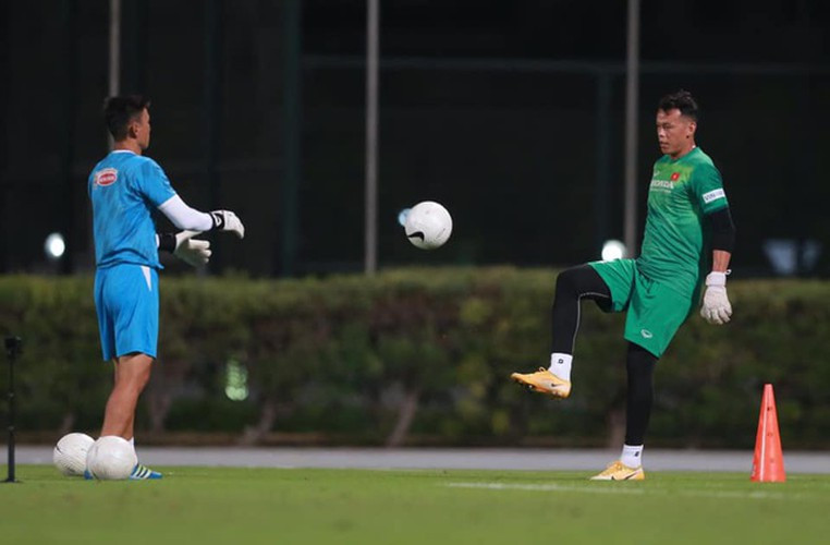 Trước những ý kiến khó nghe này, rất nhiều người đã lên tiếng bênh vực Tấn Trường, khẳng định dù kết quả thế nào thì vẫn luôn ở bên và ủng hộ đội tuyển.