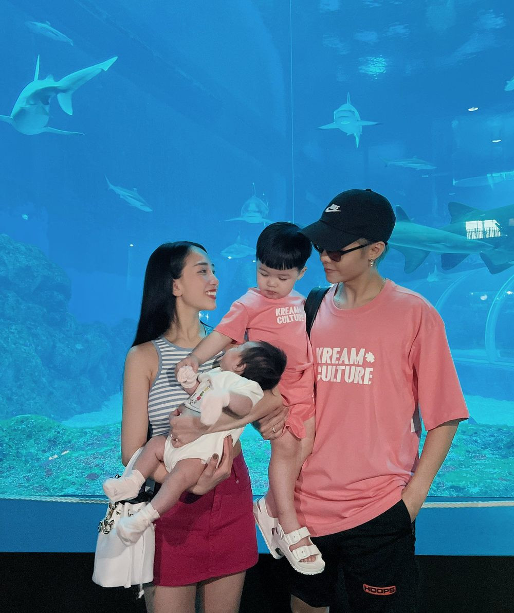 Tuy nhiên, được chồng thương yêu và cưng chiều hết mực, Joyce Phạm cũng dần vượt qua và cùng ông xã Tâm Nguyễn vun vén cho hạnh phúc gia đình nhỏ.