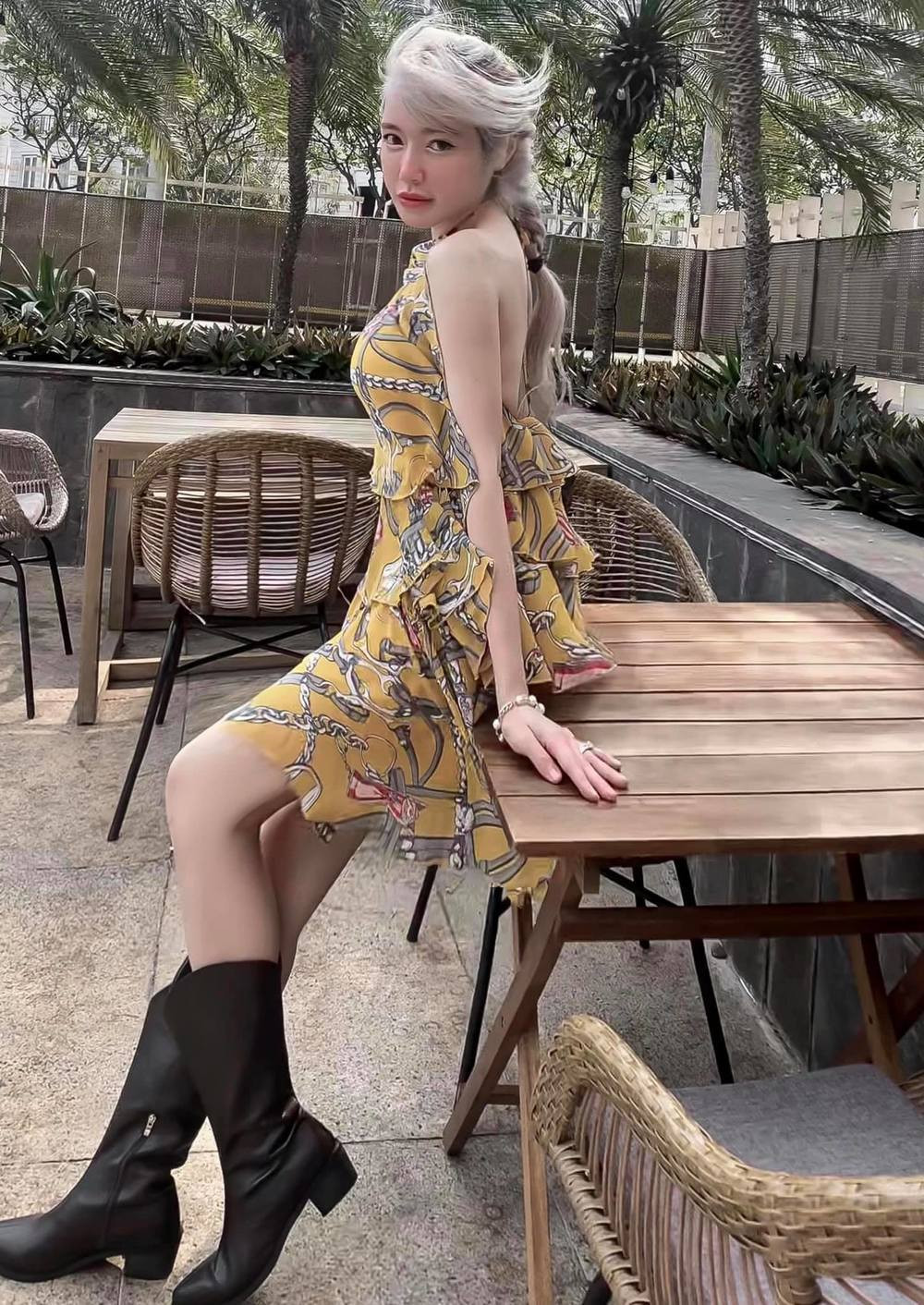 "Tốt khoe xấu che" nên cô nàng chẳng ngại gì mà không tôn vinh những gì mà bản thân tự hào.