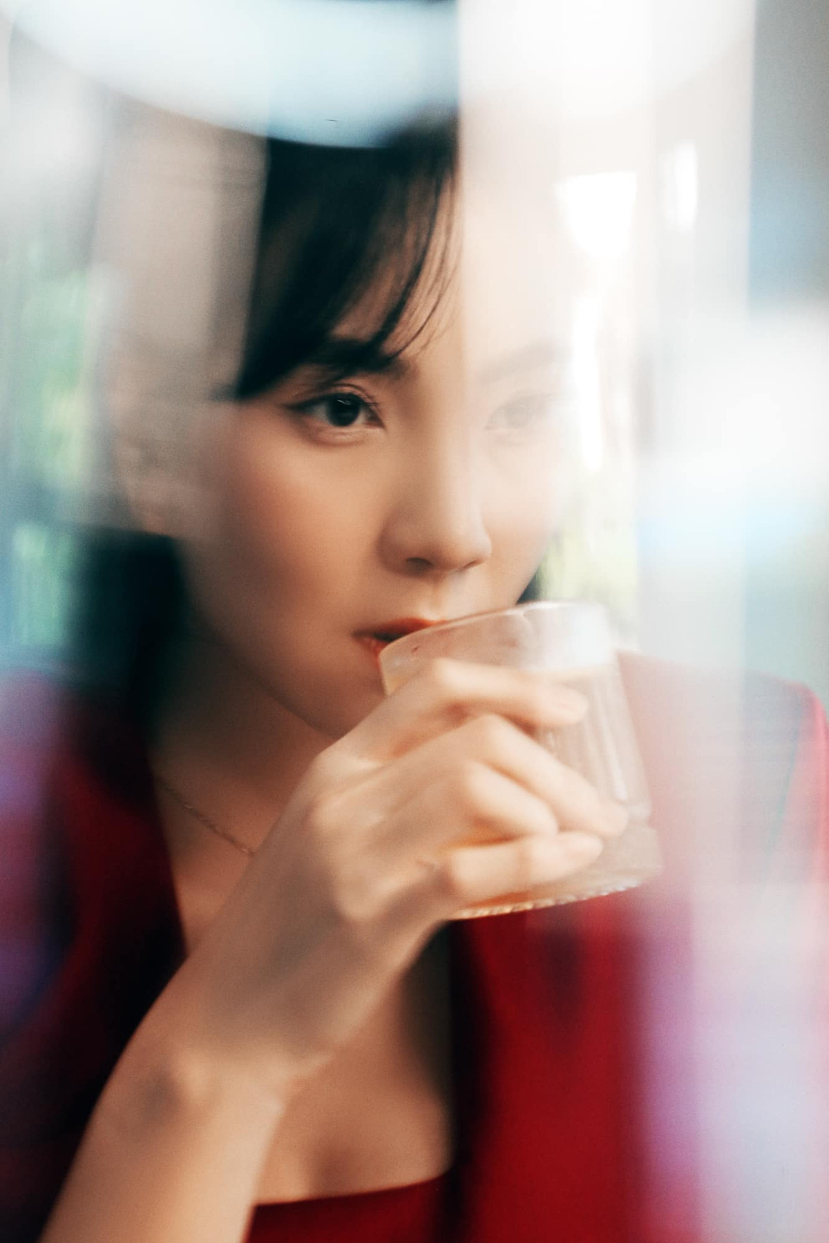 Thời điểm mới thông báo chuyện ly hôn chồng sau hơn 1 tập kỷ chung sống, MC Mai Ngọc theo đuổi hình ảnh quyến rũ, phóng khoáng. Cô chăm diện những trang phục form dáng ngắn, hở thịt khoe triệt để đường cong của hình thể.