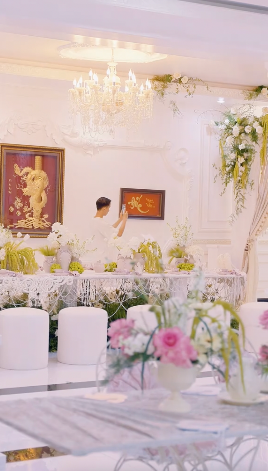 NTK Lâm Lâm đứng sau nhiều đám cưới hào môn ở miền Tây và đám cưới của nghệ sĩ nổi tiếng như Nhật Kim Anh, Hoa hậu Khánh Vân...