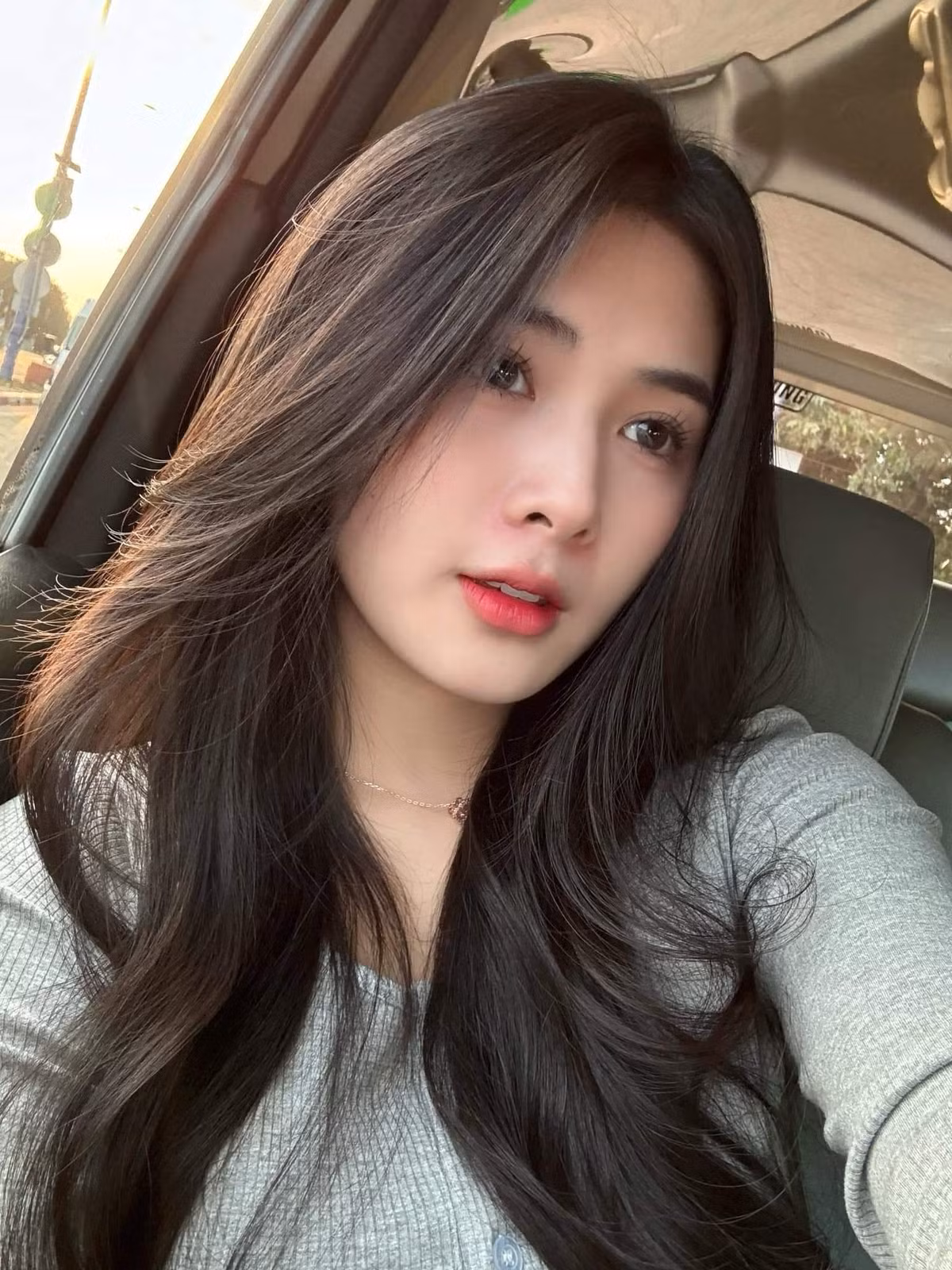 Trên trang cá nhân, Quỳnh Alee không ít lần đăng tải những bức ảnh khoe vóc dáng và cũng từ đó thị phi tới với cô nàng.