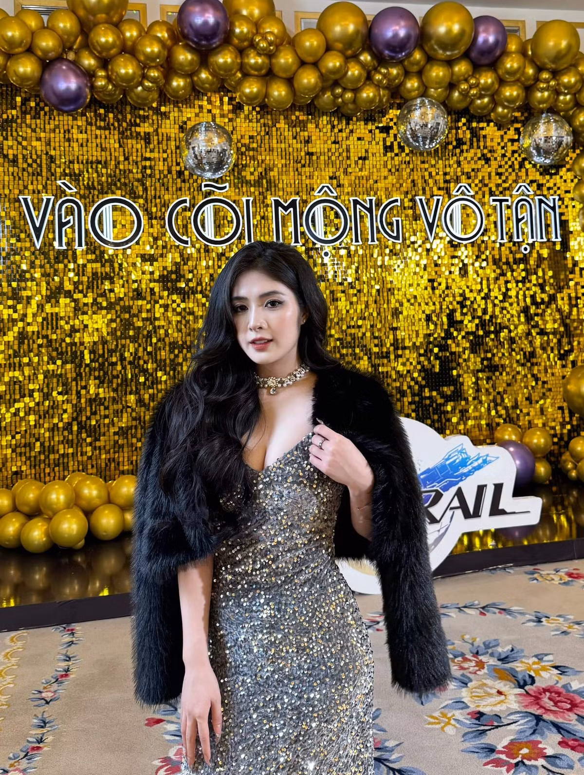 Quỳnh Alee cũng từng không ít lần dính thị phi như việc bị người khác ghép mặt vào các hình ảnh phản cảm, nhiều lần khiến CĐM khó hiểu với các dạng content bất chấp để câu views, từng dính vào lùm xùm sử dụng chất kích thích nhưng ngay sau đó đã lên tiếng đính chính,...