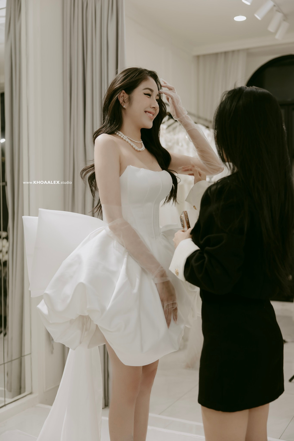 Dù đã hai lần sinh nở, hot girl bánh tráng ngày càng có phần mặn mà, nhuận sắc hơn. Cô nàng thường xuyên đăng tải hình ảnh đẹp không tì vết, nhanh chóng quay trở lại đường đua nhan sắc.