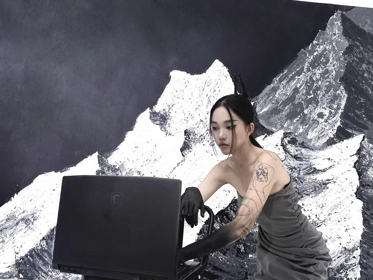 Linh Ngọc Đàm chịu khó thay đổi những concept của mình và khá chịu hy sinh để cho ra mắt những sản phẩm tốt nhất.