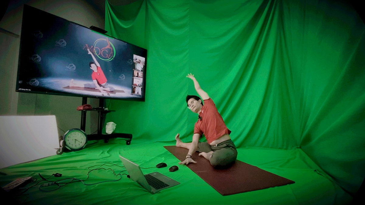 Đạt được 1 triệu lượt đăng ký là cả một quá trình không hề dễ dàng, và Đặng Kim Ba đã chia sẻ một số bí quyết quý giá giúp anh duy trì và phát triển kênh của mình. Đầu tiên, anh nhấn mạnh rằng giá trị thực sự của một HLV Yoga nằm ở việc bài tập mang lại kết quả cho người xem.