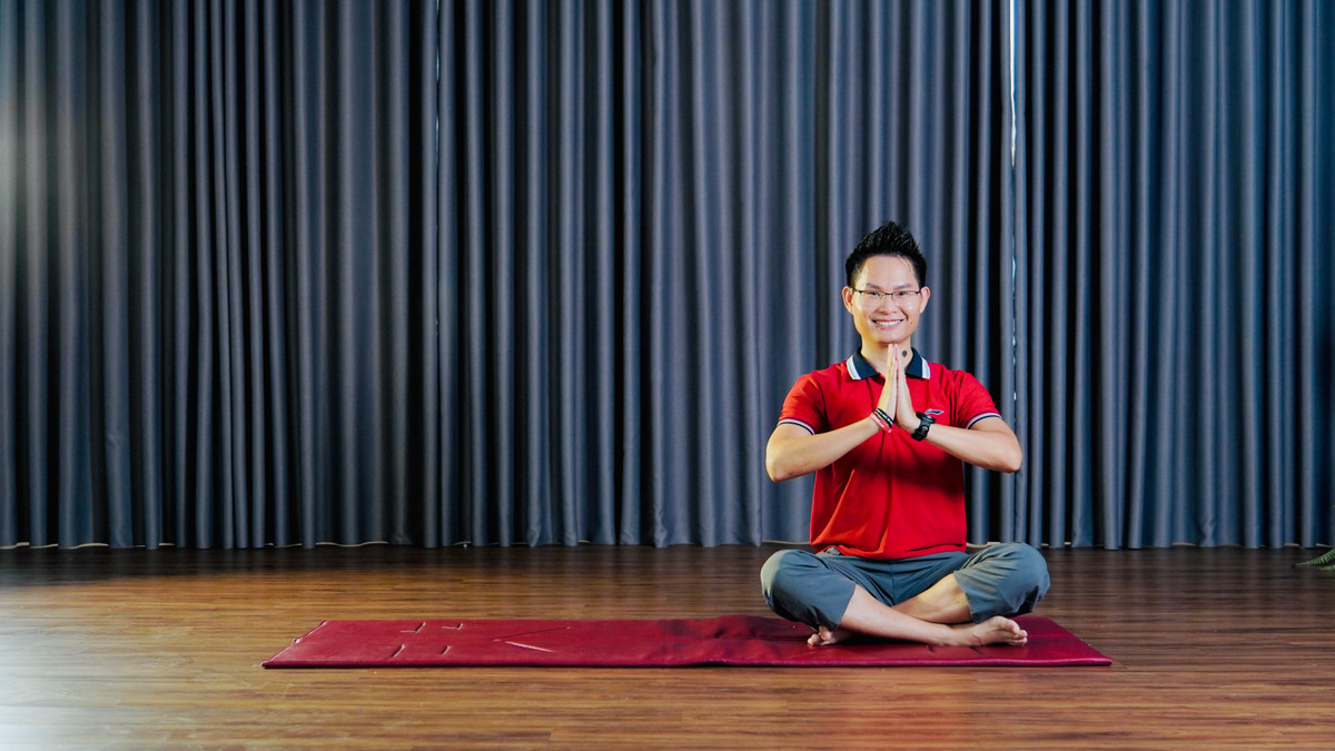 Rất nhiều người theo dõi kênh của Đặng Kim Ba sau khi thấy sự cải thiện về sức khỏe của mình nhờ các bài tập Yoga trị liệu, đặc biệt là các vấn đề về cổ, vai gáy – một vấn đề rất phổ biến hiện nay.