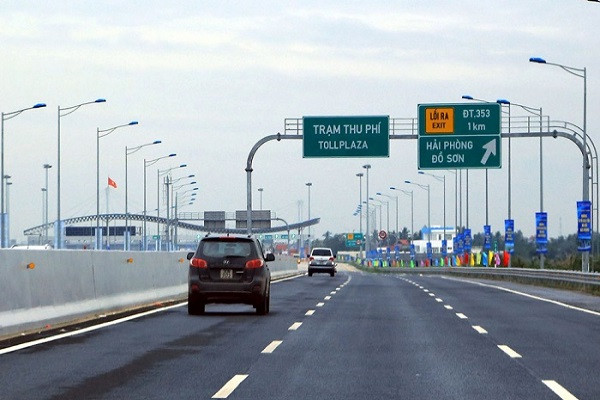 Gop y van kien Dai hoi Dang: Can doi nguon luc dau tu ha tang giao thong-Hinh-2