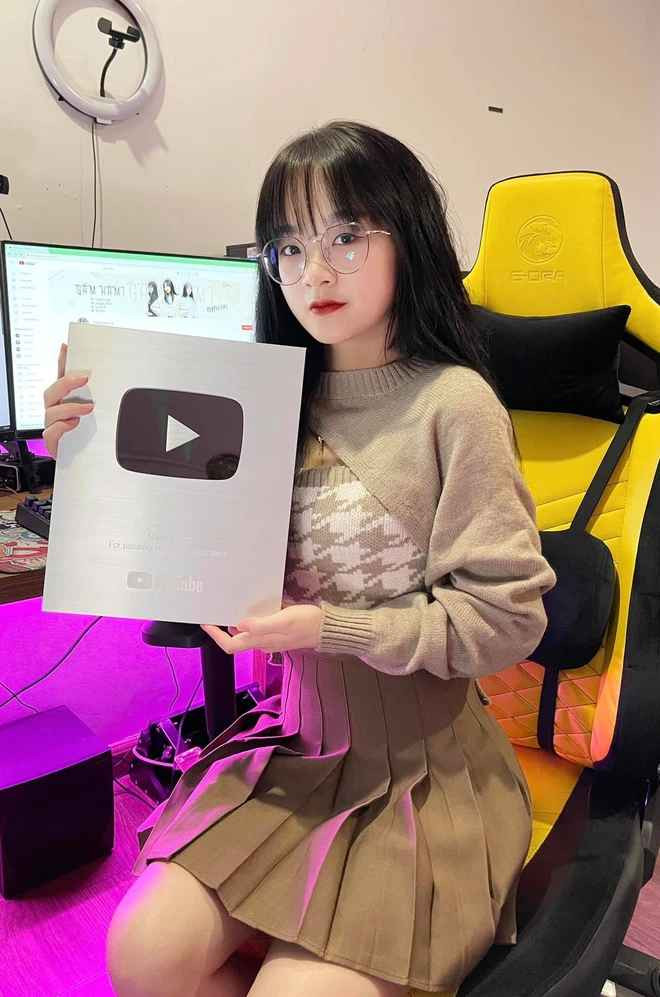 Gấm Kami nổi nhất với clip chơi bida được hơn 100 triệu lượt xem, điều mà hiếm TikToker nào ở Việt Nam có thể làm được.