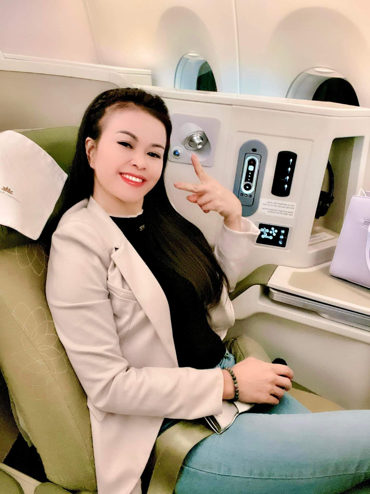 Nhìn những bức ảnh được chị Mai đăng tải, nhiều người còn so sánh với phong cách của những mỹ nhân Hong Kong thời xưa.