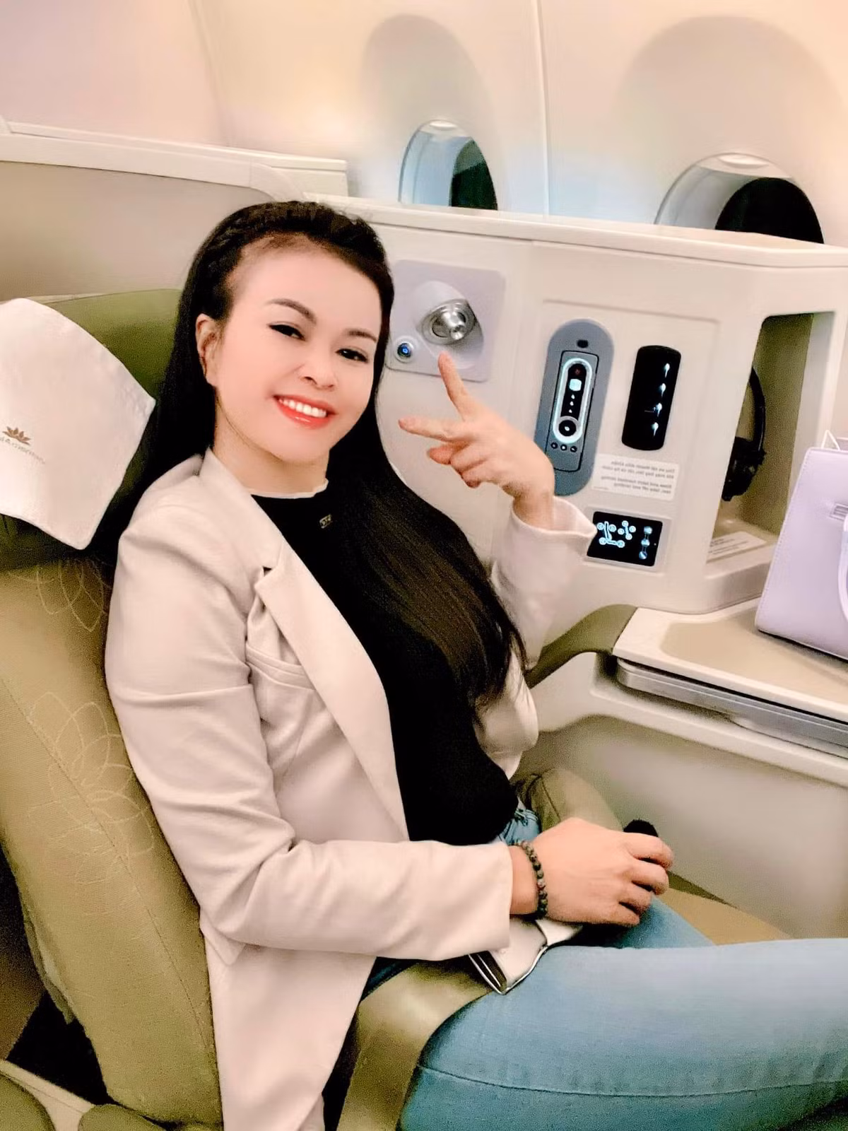 Nhìn những bức ảnh được chị Mai đăng tải, nhiều người còn so sánh với phong cách của những mỹ nhân Hong Kong thời xưa.