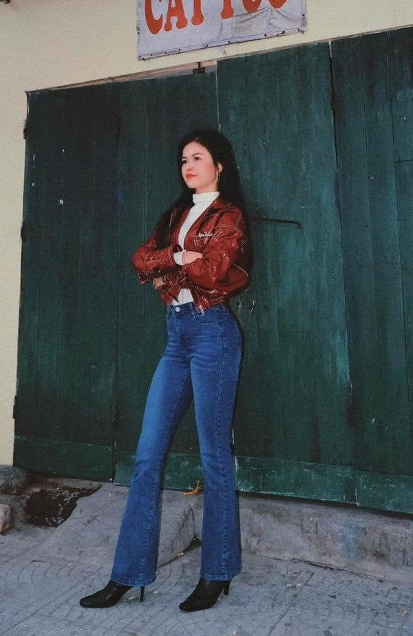 Diện đồ của con gái, bà mẹ U50 lộ thân hình nóng bỏng Dien do cua con gai, ba me U50 lo than hinh nong bong