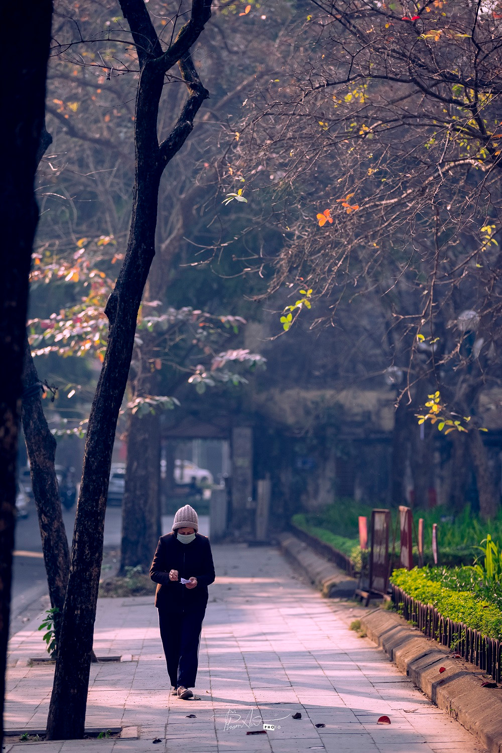 Hình ảnh Hà Nội chiều 30 Tết Hà Nội đẹp nên thơ từng khiến biết bao người con của Thủ đô phải bồi hồi những những giá trị xưa, nơi cái Tết được coi là dịp cực trọng đại của năm, thậm chí còn hơn cả ngày giỗ cha.