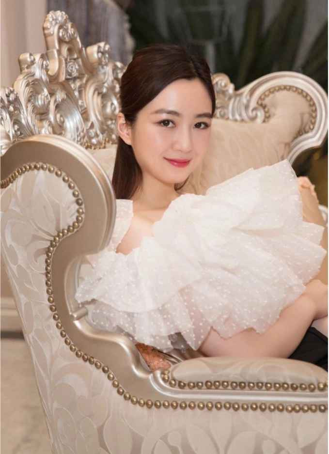 Ngoài đam mê với ngành kinh tế, nữ rich kid 9X còn có hứng thú với lĩnh vực thiết kế, kiến trúc và những bộ môn nghệ thuật như piano, ca hát...