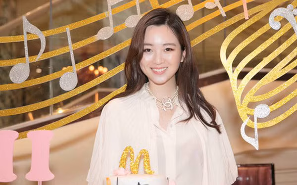 Nhưng đến thời điểm hiện tại, Anh Sa đang sinh sống tại nước ngoài và có công việc riêng.