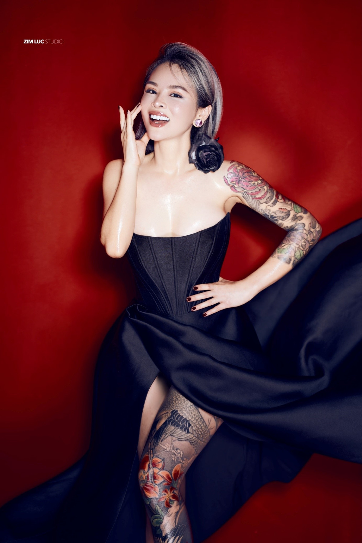 Chia sẻ về lý do chọn hình xăm trên, “hoa hậu xăm trổ” tâm sự: “Không phải ai cũng xăm được Phật lên người cả, nó mang ý nghĩa tâm linh. Xăm như vậy cũng phải kiêng cử một số thứ, chứ không phải ai muốn xăm cũng được”.