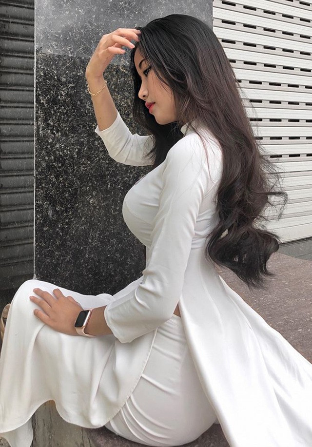 Hot girl Đắk Lắk trên có tên đầy đủ Trần Gia Thùy (SN 2004), hiện đang là học sinh lớp 10 của một trường THPT ở Đắk Lắk.