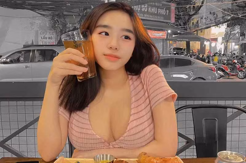 Trần Minh Thiên Di từ lâu đã nổi tiếng trên mạng xã hội bởi khuôn mặt xinh đẹp và dáng vóc nóng bỏng không một chỗ chê.