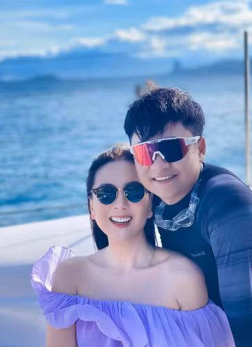 Ngoài công việc tại cơ quan chủ quản, Mai Ngọc còn nhận được nhiều lời mời tham dự các sự kiện, chương trình đình đám với sự góp mặt của nhiều nghệ sĩ nổi tiếng