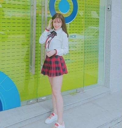 Hiện Kim Thuỷ cũng hoạt động dưới vai trò là một YouTuber, TikToker.