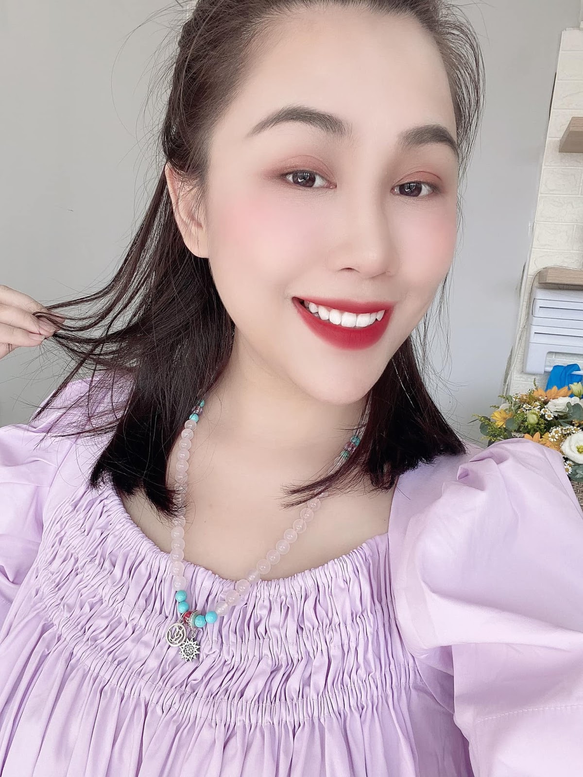 Không ít lần Gào bị bóc mẽ chỉnh sửa ảnh lố đến mức biến thành con người khác.