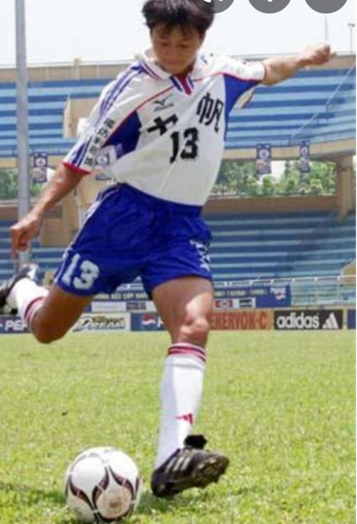 Ai la cau thu Viet Nam dau tien ra nuoc ngoai thi dau?-Hinh-2