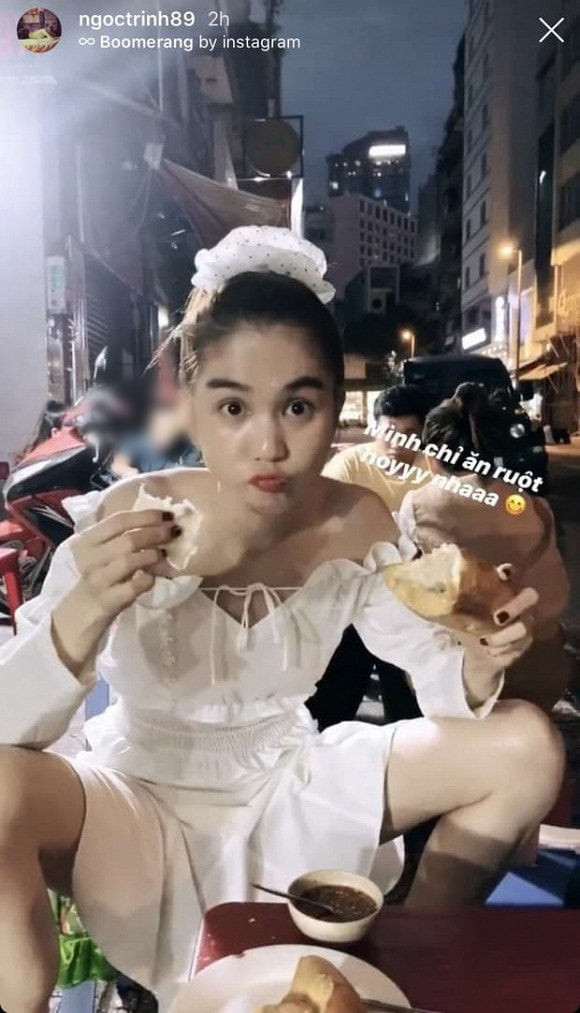 Mới đây nhất, người đẹp Ngọc Trinh tiếp tục khiến dân tình "hết hồn" khi chia sẻ loạt khoảnh khắc không thể bá đạo hơn được đăng tải trên dòng story cá nhân.