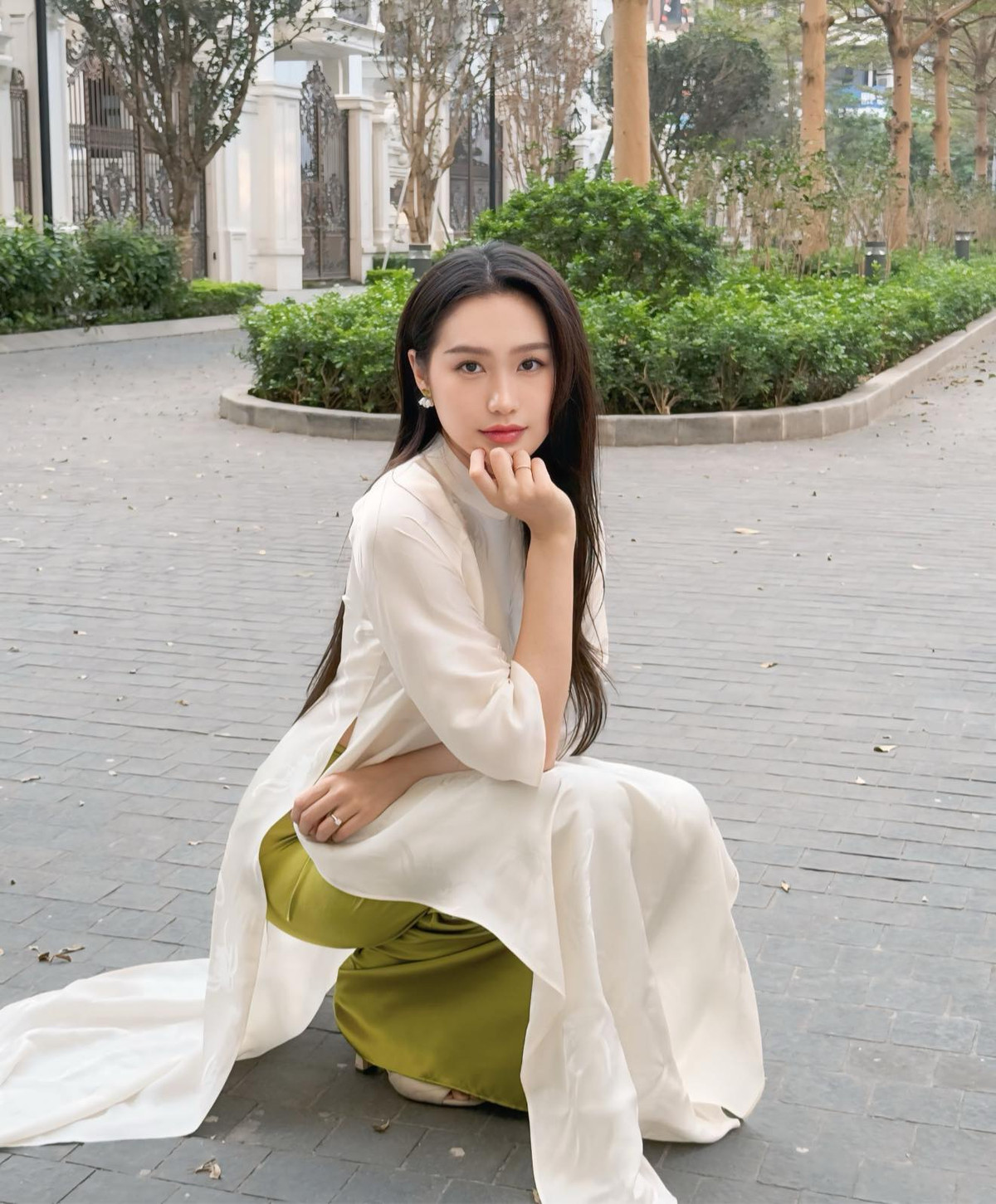 Đoàn Văn Hậu và Doãn Hải My khá cởi mở, thoải mái trong việc chia sẻ những khoảnh khắc đời thường trong cuộc sống hôn nhân. Cặp đôi dành phần lớn thời gian để chăm sóc, nuôi dạy con trai đầu lòng.