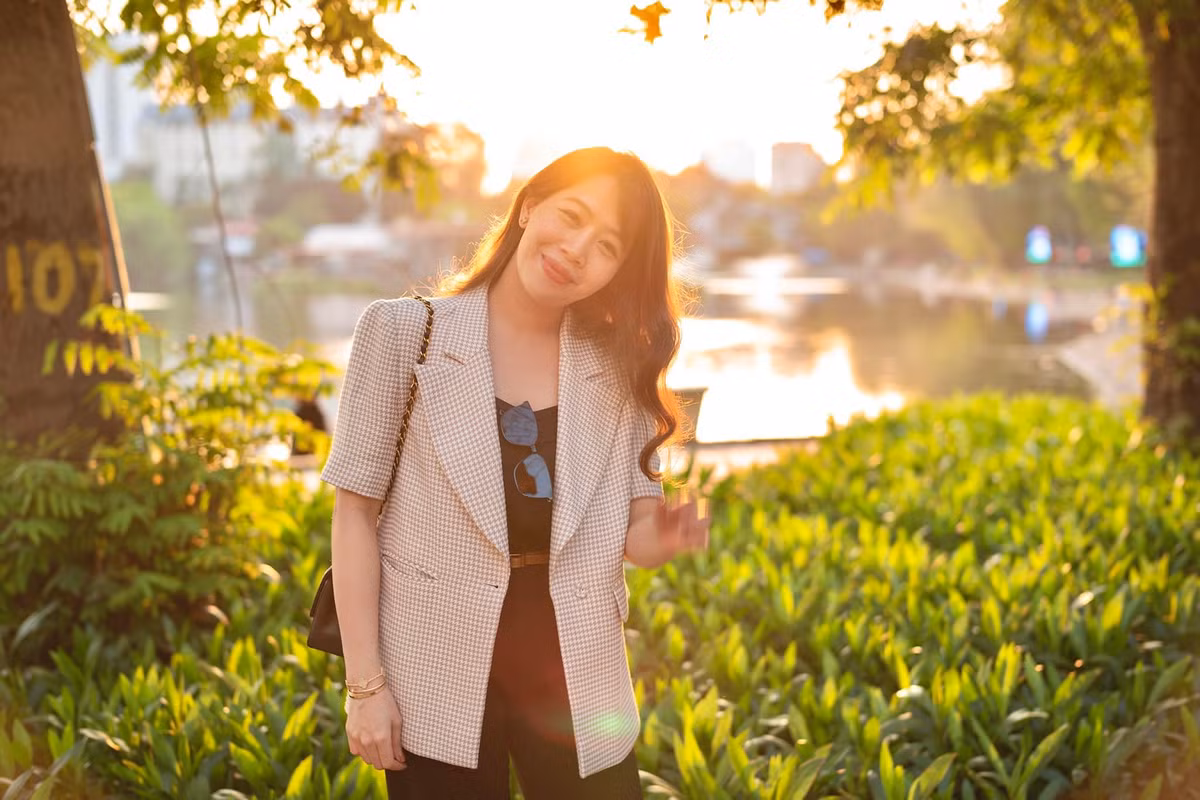 Chương trình đầu tiên mà Diệp Chi được thử sức là Rung Chuông Vàng, đây là chương trình gắn bó với cô đến khi cô tốt nghiệp ĐH. Một thời gian sau, nữ MC gốc Nghệ An đã chính thức trở thành "người của VTV", đảm nhiện vị trí BTV.