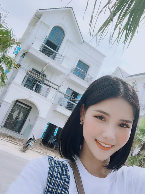 Thông báo của cầu thủ Mạc Hồng Quân nhanh chóng nhận được vô số lời chúc mừng từ người thân, bạn bè.