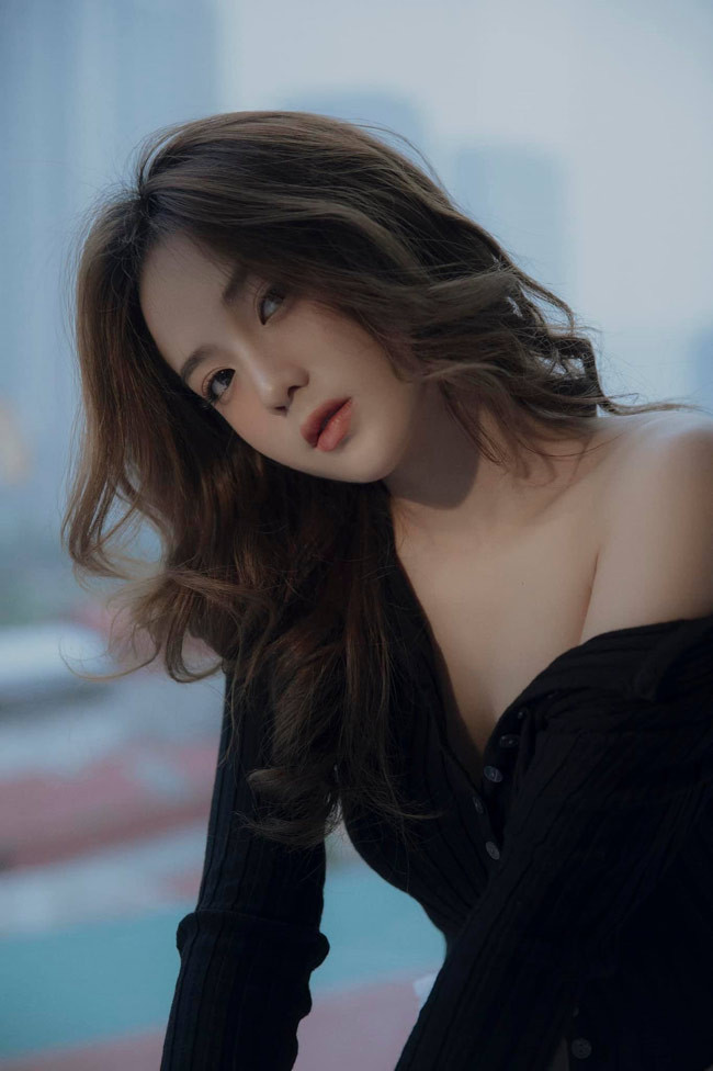 Sở hữu nhan sắc nổi bật, Thu Phương được mời làm mẫu ảnh quảng cáo cho nhiều shop thời trang và các sản phẩm làm đẹp.