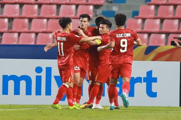 Sai lam cua Bui Tien Dung, U23 Viet Nam ve que an Tet-Hinh-6