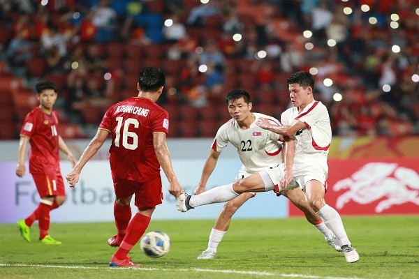 Sai lam cua Bui Tien Dung, U23 Viet Nam ve que an Tet-Hinh-4