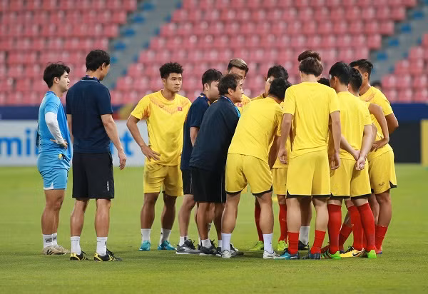 Sai lam cua Bui Tien Dung, U23 Viet Nam ve que an Tet-Hinh-11