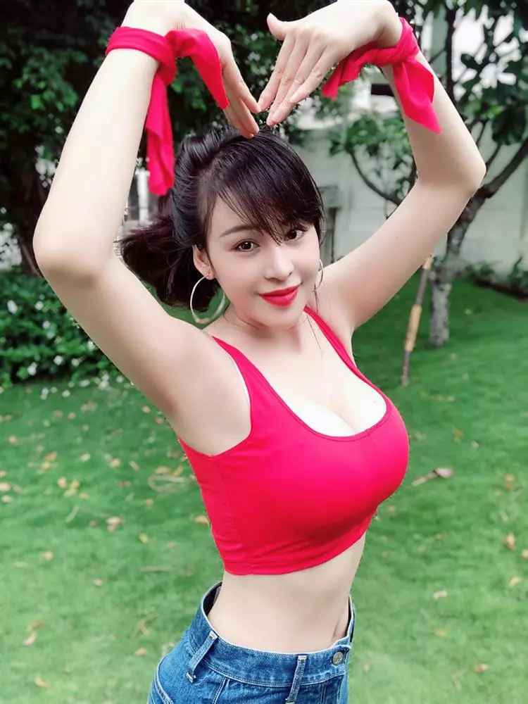 Đồng thời bà Tưng cầu xin hacker hãy "né" tên mình ra bởi đây là page duy nhất cô dùng để kiếm tiền.