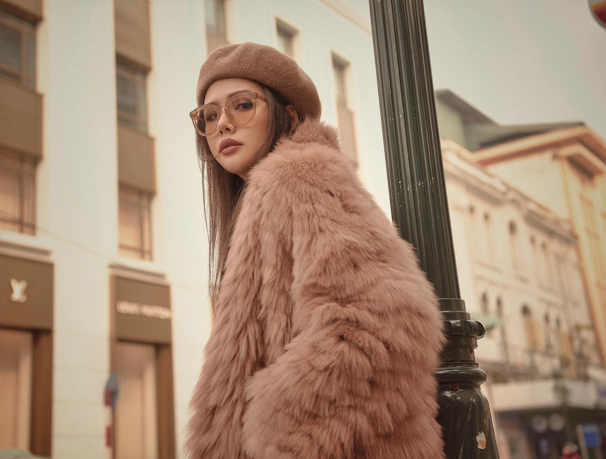 Trước đó, Phanh Lee khoe nhan sắc đẳng cấp khi show ảnh mặt mộc nổi bật.