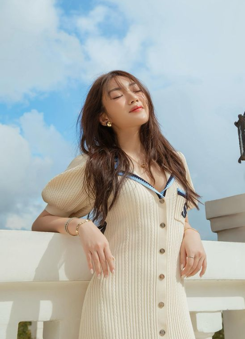 Là con cả, lại sinh ra trong gia đình giàu có nhưng chưa bao giờ Chloe Nguyễn ỷ lại bố mẹ mà luôn cố gắng tự lập, chọn cho mình một định hướng riêng. Thời sinh viên, cô theo học chuyên ngành Kinh tế và Tài chính của Đại học RMIT nhưng do không phù hợp nên đã chuyển sang Digital Marketing.