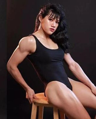 Nhờ sự nỗ lực tập luyện, Ny đã sở hữu nhiều thành tích như: giải thể hình các CLB toàn quốc năm 2020 - tại hạng cân 55 cân cô xuất sắc giành cả 2 HCV (đơn nữ, đôi nam nữ), huy chương bạc hạng cân nữ trên 55 kg tỉnh Đồng Nai, vô địch thể hình Đại hội thể dục thể thao tỉnh đồng Nai lần thứ VIII năm 2018, huy chương bạc và đồng hạng cân 52 kg tại giải vô địch Thể hình các câu lạc bộ toàn quốc 2018,...