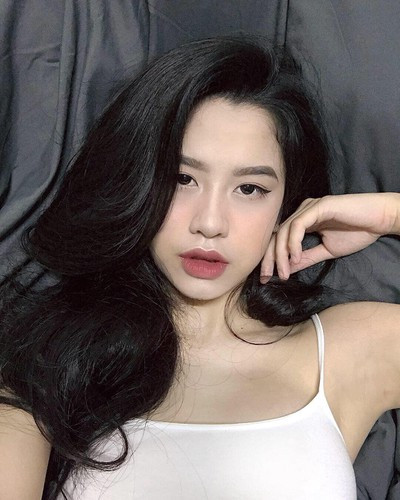 Dù mới trở lại nhưng mọi chi tiết của Hàn Hằng đều được netizen chú ý rất kĩ.