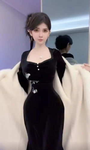 Tuy nhiên, sự nổi tiếng luôn đi kèm với không ít thị phi. Goutou Loli dẫu thành công, song không ít lần bị anti-fan nghi ngờ can thiệp phẫu thuật thẩm mỹ (PTTM).