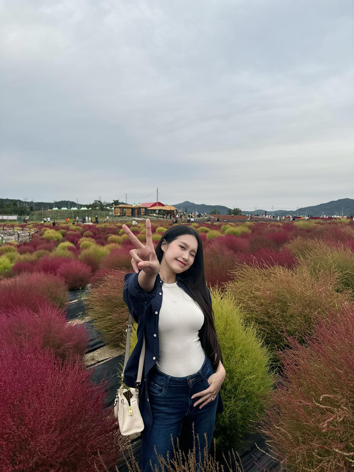 Dù vậy, so với những hình ảnh Doãn Hải My tự tin chia sẻ trên mạng xã hội, nàng WAG đời thường vẫn đủ xinh đẹp và thuộc top đầu trong dàn WAG Việt.