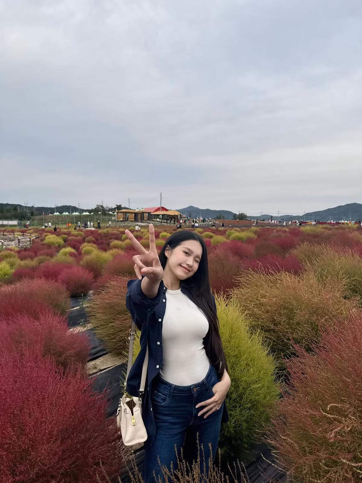 Dù vậy, so với những hình ảnh Doãn Hải My tự tin chia sẻ trên mạng xã hội, nàng WAG đời thường vẫn đủ xinh đẹp và thuộc top đầu trong dàn WAG Việt.