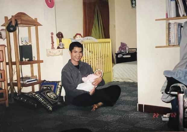 Trên trang cá nhân của bà xã Đoàn Văn Hậu, cô nàng từng không ít lần đăng tải những hình thời còn trẻ của bố và tự hào khi được thừa hưởng nhiều nét đẹp từ gia đình.